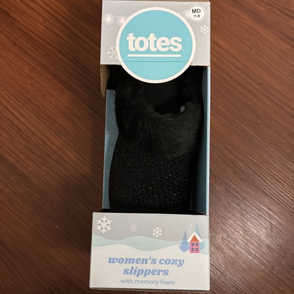 New in Box totes Women’s slippers, faux fur black textured with silver sparkles - Picture 3 of 6